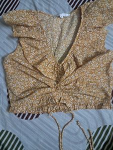 Chic Floral Ruched Crop Top
