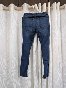 slim fit jeans