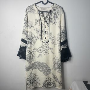 Elegant Floral Print Kurta with Lace Sleeves