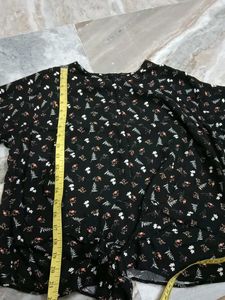 Chic Black Floral Print Top