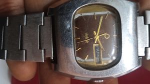 Vintage Men's Watches - Unique Find!