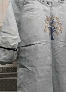 Elegant Grey Kurta with Tree Embellishment