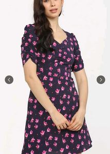 Chic Navy Floral Print Dress
