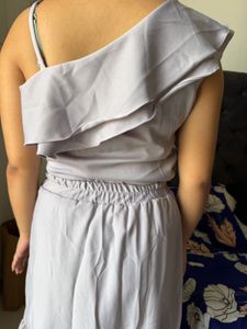 Elegant One-Shoulder Ruffle Dress