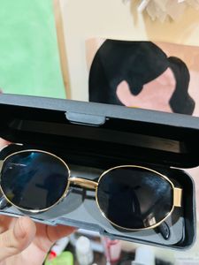 Retro Oval Sunglasses with Case