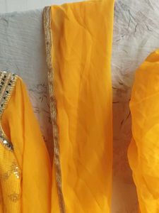 haldi outfit Yellow Kurta Set with Dupatta