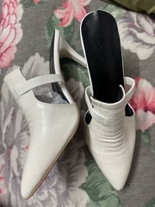 Chic White Croc-Embossed Heeled Mules