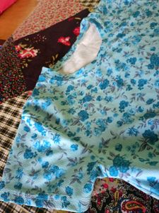 Cute Blue Floral Print Top