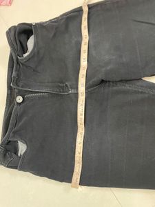 Women’s Narrow Fit Black Jeans