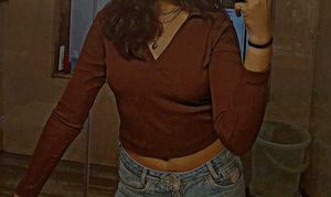Chic Long Sleeve V-Neck Crop Top