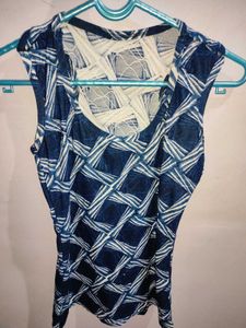 Price Reduced. Trendy Tank Top💙🔥