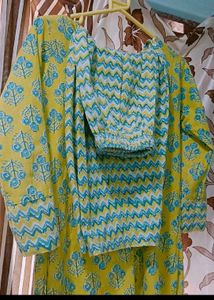 Green Printed Kurta Set with Trousers