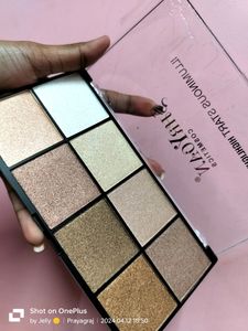 Shimmer Highlighter 🌺