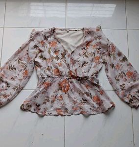 Ruffle Floral Print V-Neck Long Sleeve Top