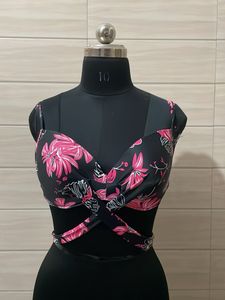 Chic Floral Twist Front Crop Top