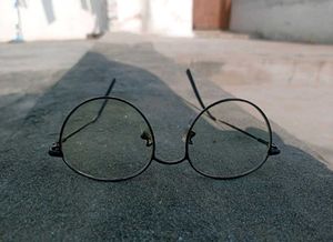 Vintage Round Frame Eyeglasses- Retro Charm, Moder