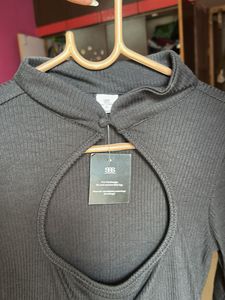 Chic Black Cut-Out Long Sleeve Top