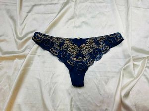 🇳🇿💫🎀Elegant Blue Lace Thong Panty