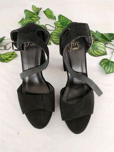 Black Heels (Women)