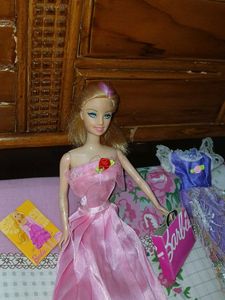 ✨ Barbie Doll Gift Set