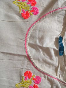 White Sleeveless Top With Free Size Shrug