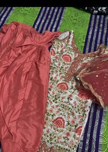 Elegant Floral Print Kurta Set
