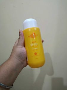 Aqualogica Glow Hydrating Body Wash