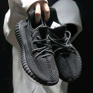 Yeezy Boost 350 V2