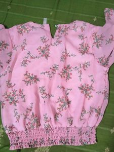 pink top