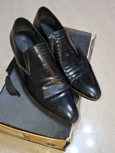 Stylish Black real leather Loafers