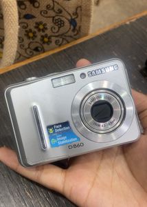 Samsung Digimax D860 digital camera