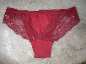 Elegant Lace Trim Briefs - Perfect Comfort