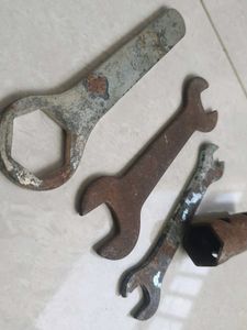 Vintage Wrench Set