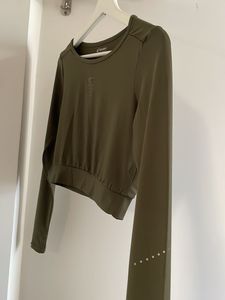 Activewear Long Sleeve Cropped Top