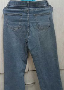 Light Wash Blue Stretchable Ankle Length denim