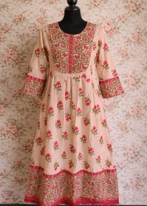 Elegant Floral Print Kurta Set with Red Dupatta