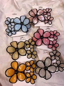 Flower Hair Claw Clips Set of two cards