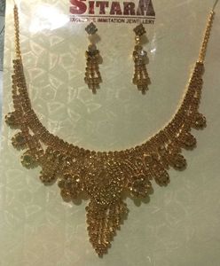 Brand New Unused Sitara Golden Stone Necklace Set