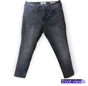 The Roadster Lifestyle Co Men Black Tapered Jeans