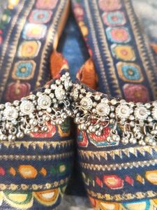 Embellished Ethnic Juttis