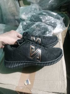 NEW NO USED CASUAL SHOES FOR MAN,