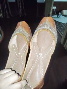 pure leather jutti