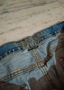 American Eagle Light Wash Jeans