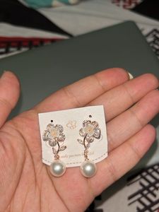 Elegant Pearl Flower Drop Earrings