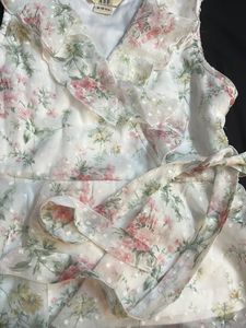 White Floral Peplum Top (8-10)year Girl