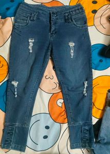 Trendy Ripped Straight Leg Jeans