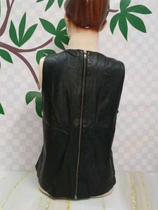 (300)Black Leather Sleeveless Top