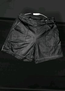 LEATHER SHORTS