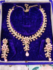 Stunning Pink Stone Necklace &amp; Earring Set