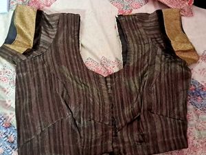 🔥🔥Beautiful Brown blouse with golden border